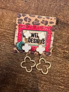 The Clover Dangle Earring