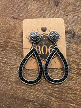 Load image into Gallery viewer, Route 806 Earring
