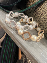 Load image into Gallery viewer, The Clover Pearl Stretch Bracelet
