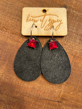 Load image into Gallery viewer, Leather Stoned Earring
