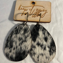 Load image into Gallery viewer, Misc Leather Earring
